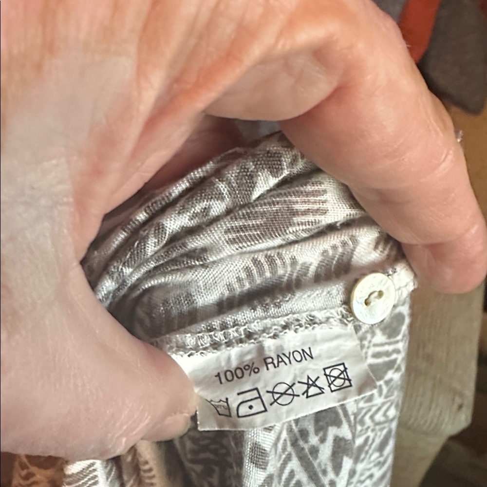 Patterned Henley Tunic - Picture 6 of 7